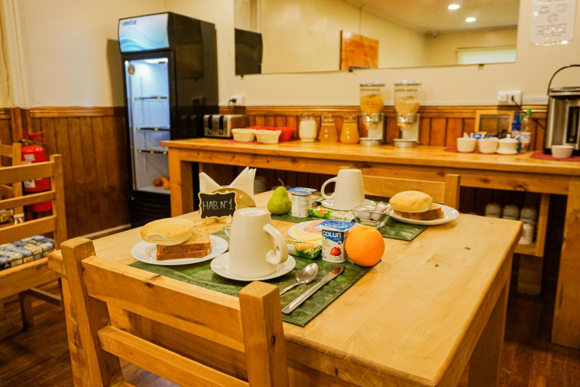 Hostal Reymer Patagonia Пуэрто-Наталес Экстерьер фото