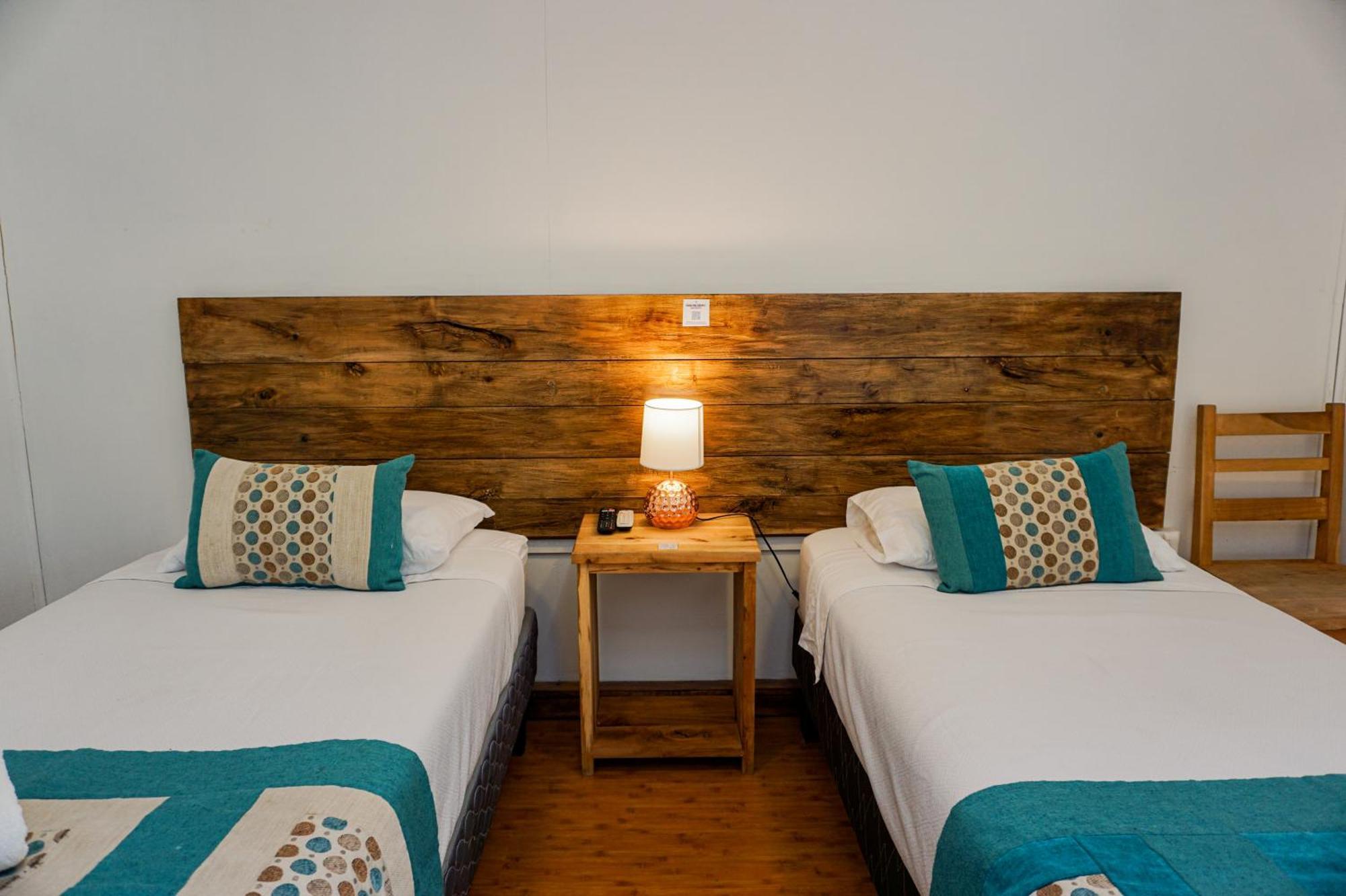 Hostal Reymer Patagonia Пуэрто-Наталес Экстерьер фото